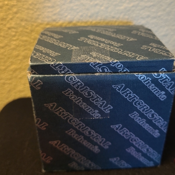 ARTCRISTAL BOHEMIA frosty GLASS blue candle flame egg shaped Paper Weight - Picture 2 of 10